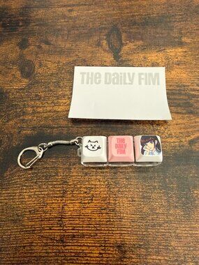 LE SSERAFIM 2026 Season’s Greetings MD Keycap Keyring Sakura